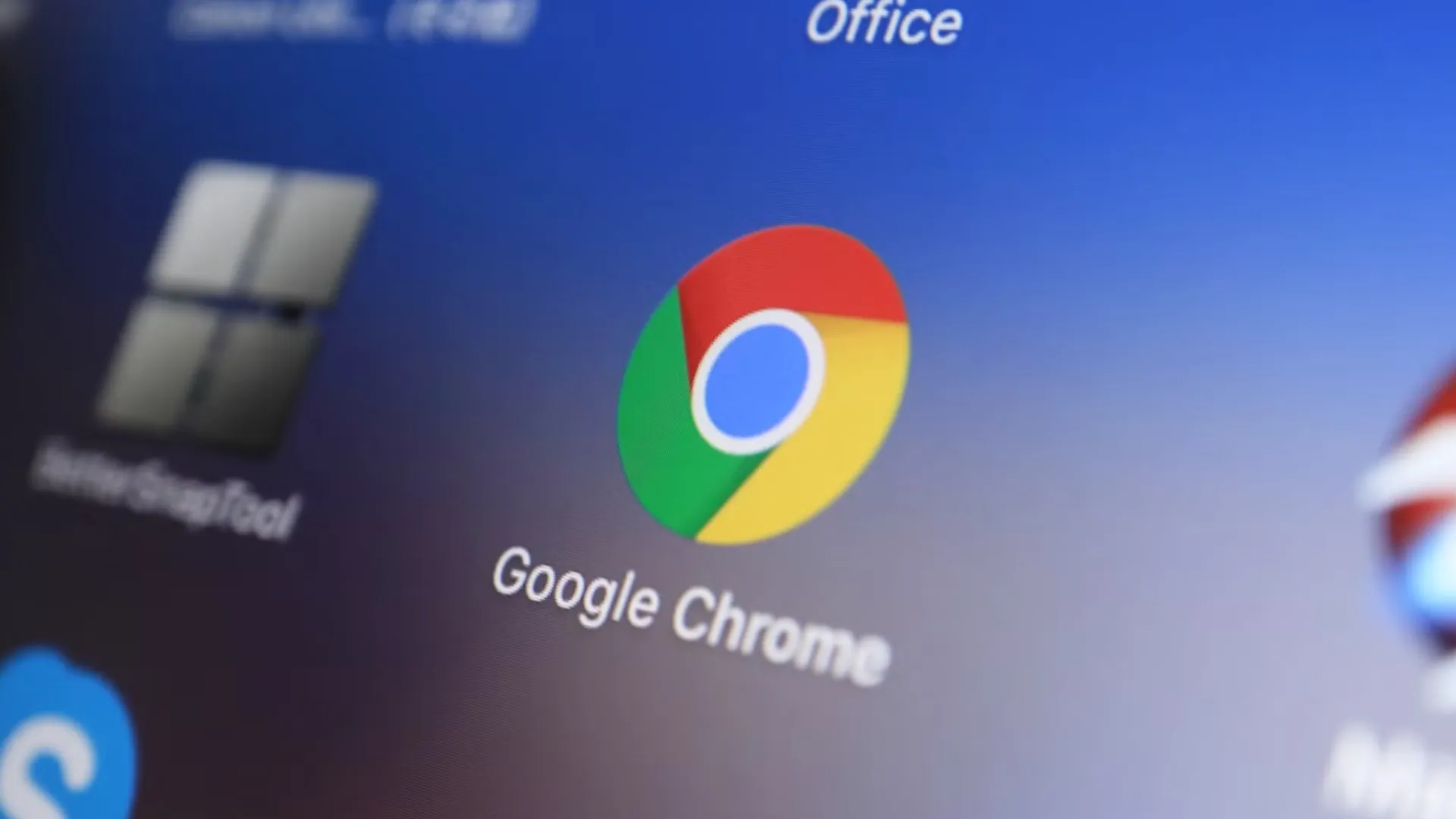 Google testează în Chrome un mod AI activat implicit